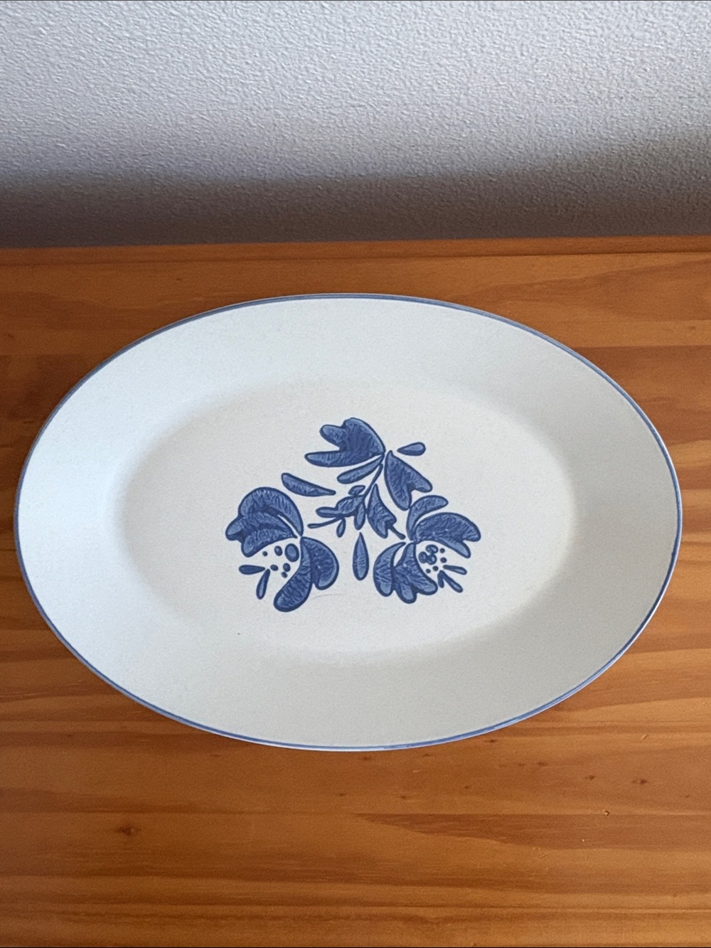 Vintage Pfaltzgraff White Oval Yorktown Stoneware Serving Platter 12”